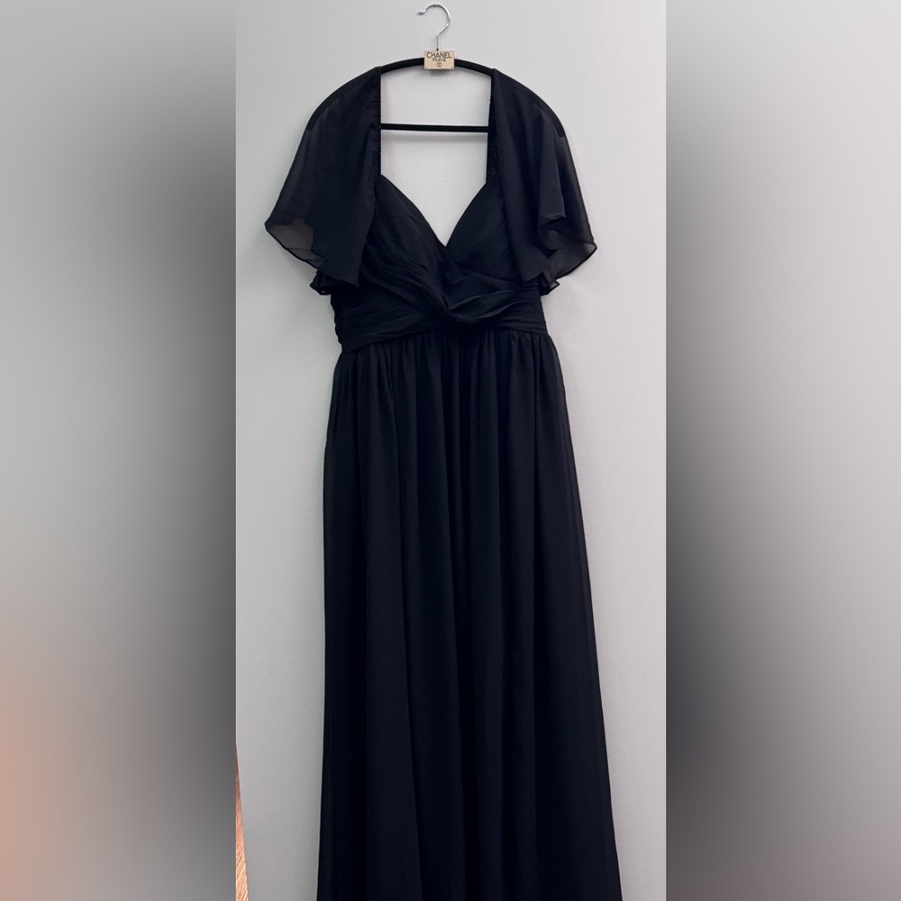 Elegant Black Evening Dress w/ pockets